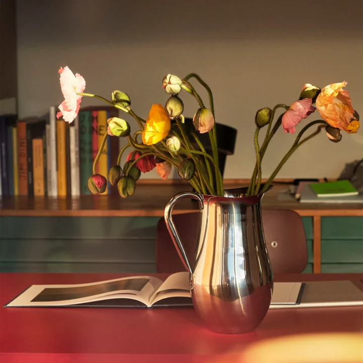 Der Indian Krug aus Edelstahl von HAY