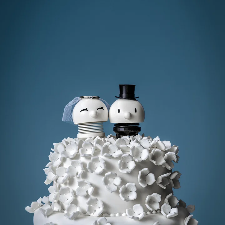 Bride & Groom Dekofigur von Hoptimist