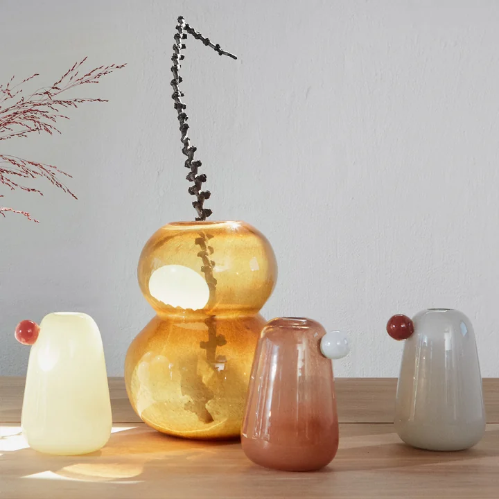 Lasi Vase Large, H 30 cm in amber und Inka Vasen von OYOY