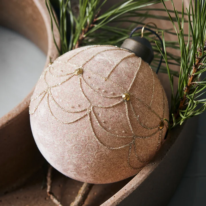 Velour Christbaumkugel von House Doctor in der Farbe sand