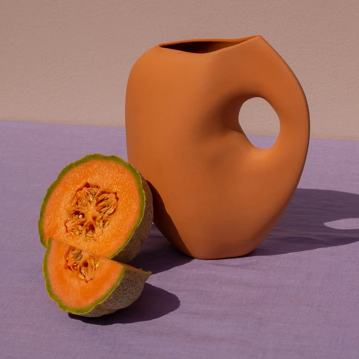 Aura Vase I von Schneid in apricot