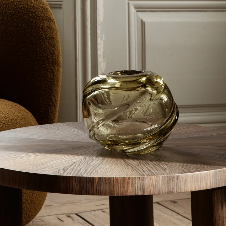 Water Swirl Vase von Ferm Living in der Farbe hellgelb