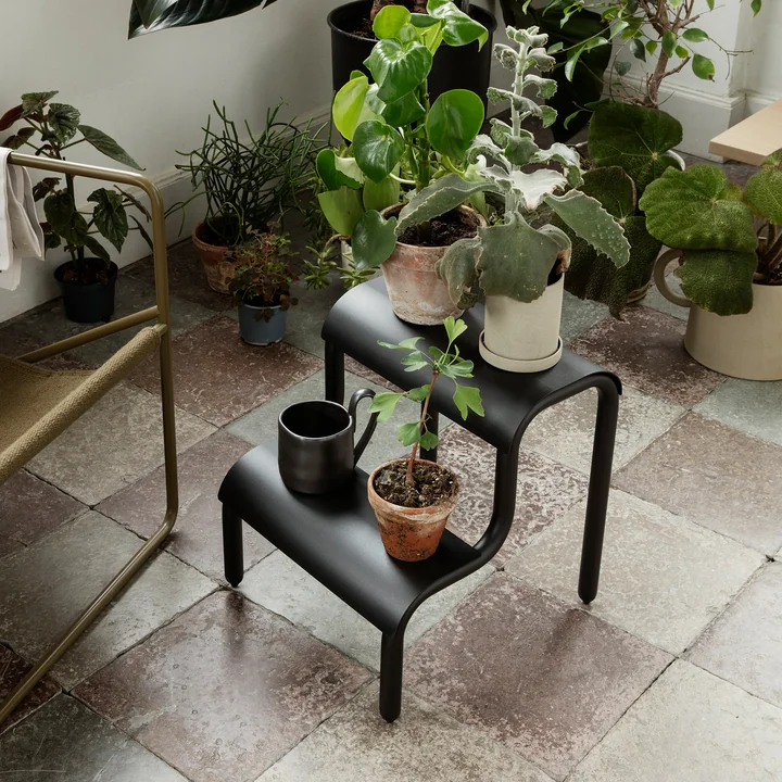 Up Step Multifunktionaler Hocker von Ferm Living in der Farbe schwarz