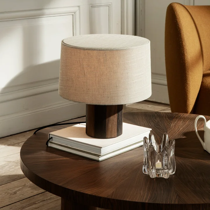 Post Tischleuchte Basis von Ferm Living in der Ausführung Lines, Eiche geräuchert / schwarz