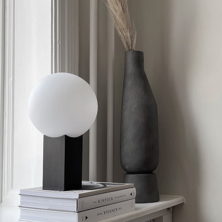 Sphere Vase Tall von 101 Copenhagen in dunkelgrau