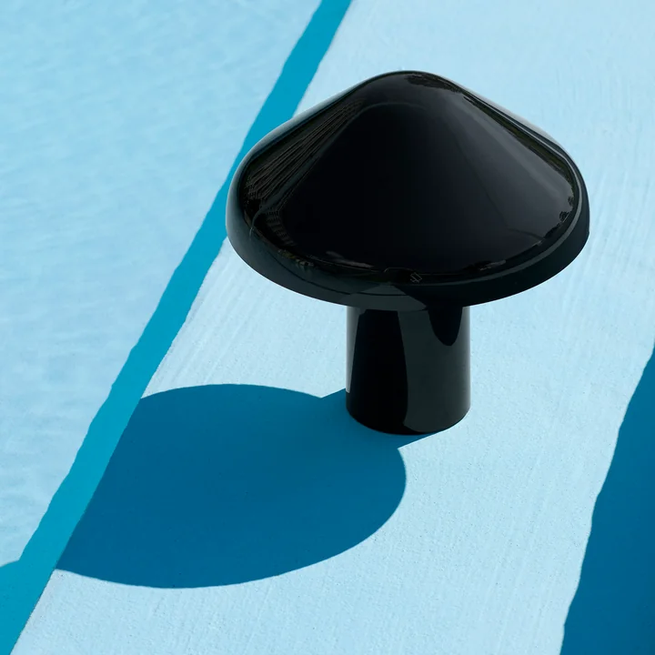 Pao Akkuleuchte, soft black von HAY