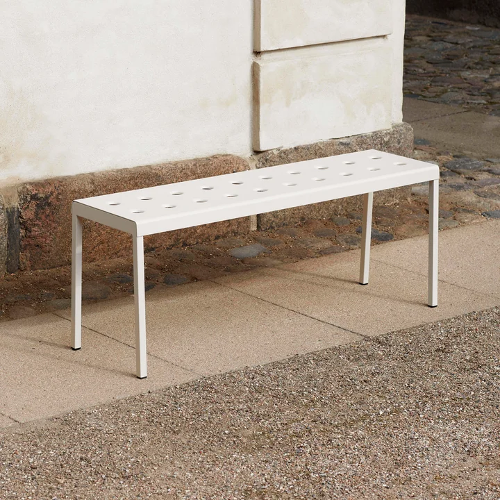 Balcony Bank in chalk beige von HAY