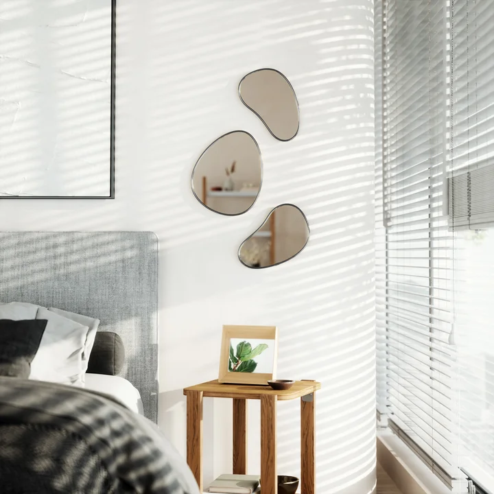 Hubba Pebble Wandspiegel von Umbra