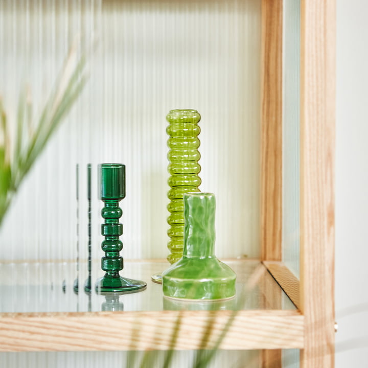 Vitrine aus Holz mit geripptem Glas von HKliving in der Ausführung natur