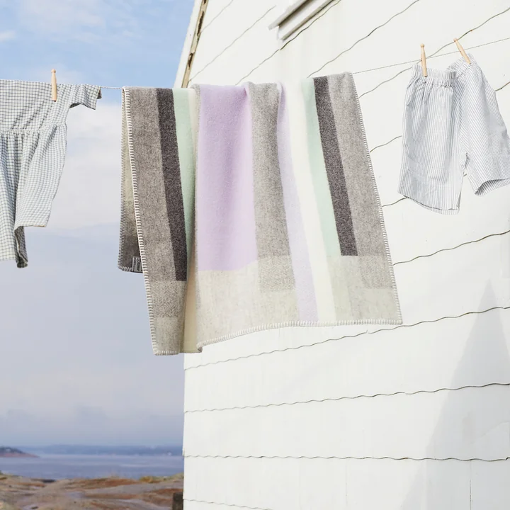 Mikkel Wolldecke, 135 x 200 cm, grau von Røros Tweed