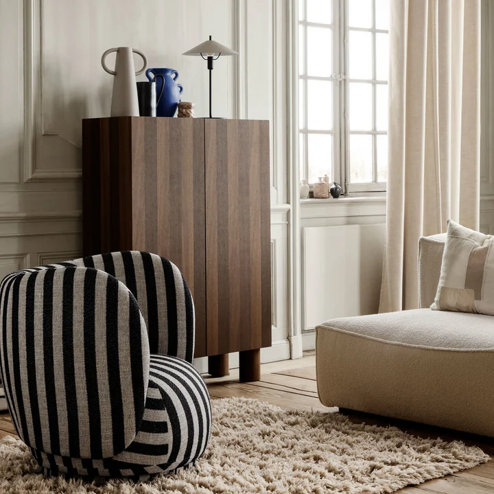 Post Aufbewahrungsschrank von Ferm Living in der Ausführung geräucherte Eiche