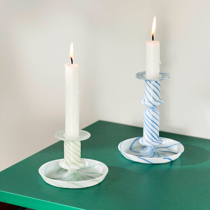 Flare Kerzenhalter, milk / green und milk / blue von Hay