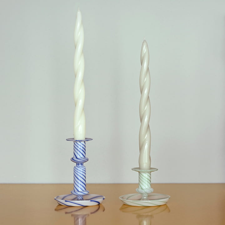 Flare Kerzenhalter, milk / green und milk / blue von Hay