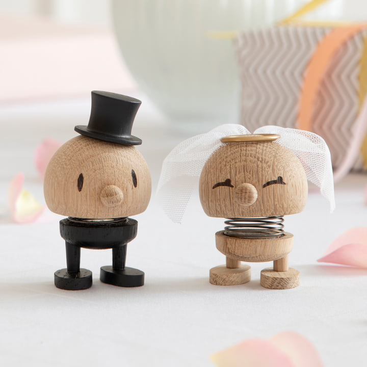Small Braut und Bräutigam Deko-Figuren von Hoptimist in der Ausführung Eiche