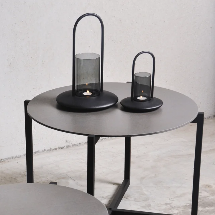 Blaze Windlicht small von Vitra in der Ausführung schwarz / smoke grey