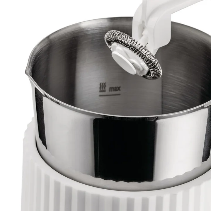 Plissé Milchaufschäumer von Alessi