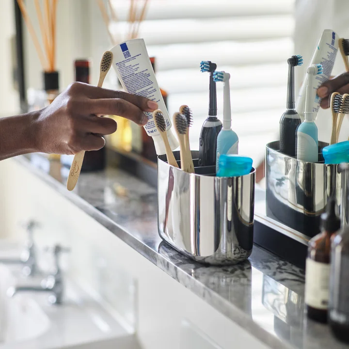 EasyStore Luxe Zahnbürstenhalter, large, stahl von Joseph Joseph