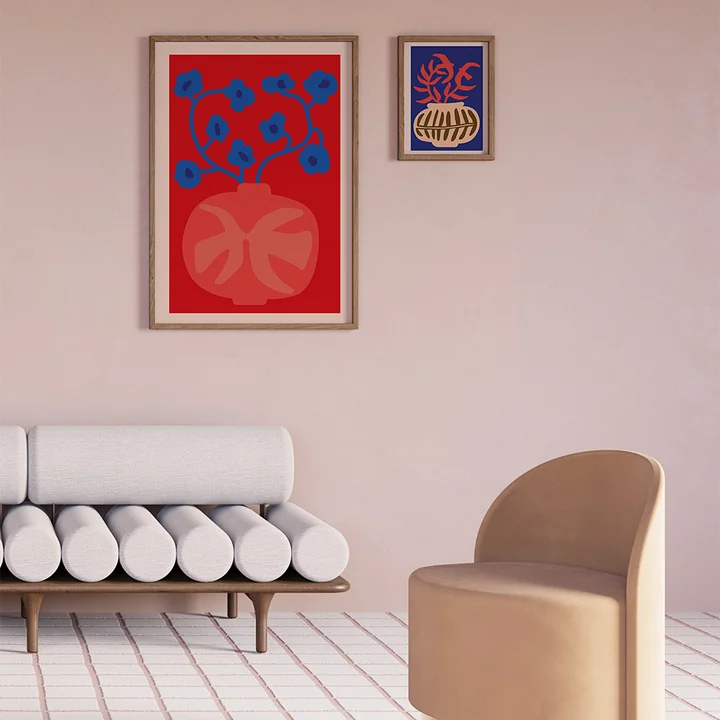 The Red Vase von Paper Collective