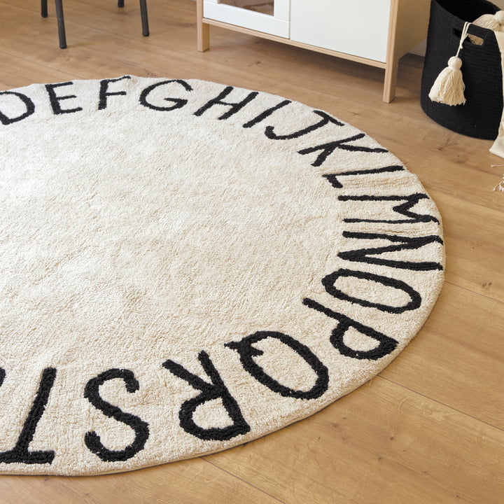 ABC Teppich, Ø 150 cm, natur / schwarz von Lorena Canals