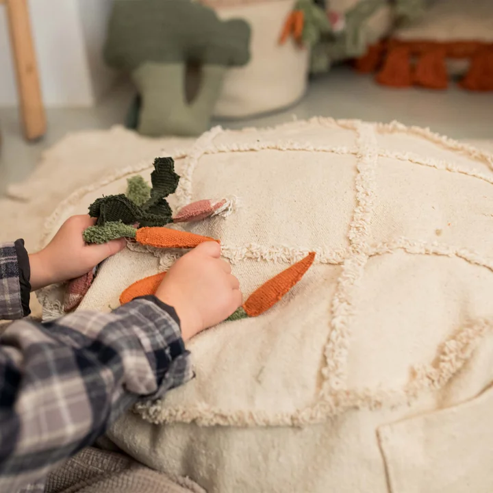 Tic-Tac-Toe Pouf, 50 x 50 cm, natur von Lorena Canals