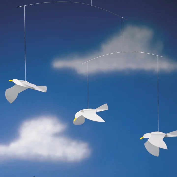 Soaring Seagulls Mobile von Flensted Mobiles
