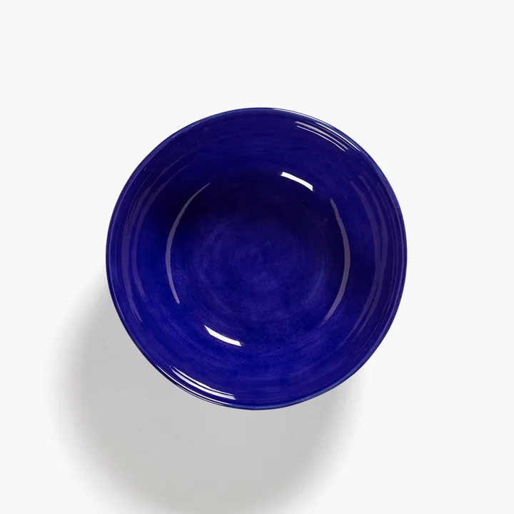 Feast Schüsseln von Serax in der Farbe dunkelblau / weiß gestreift