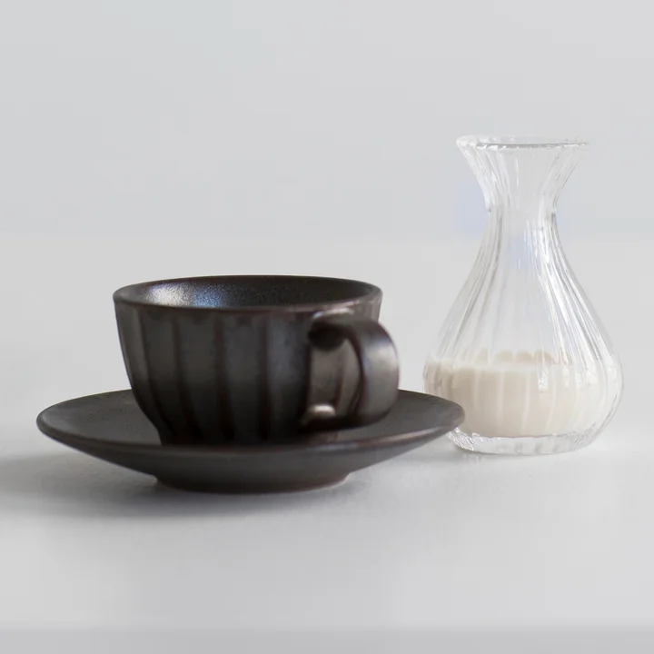 Inku Espressotasse mit Untertasse von Serax 