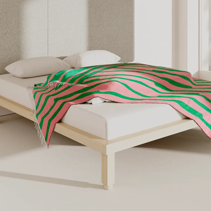 OUT Objekte unserer Tage - Kaya Bett, Esche gewachst mit Weißpigment