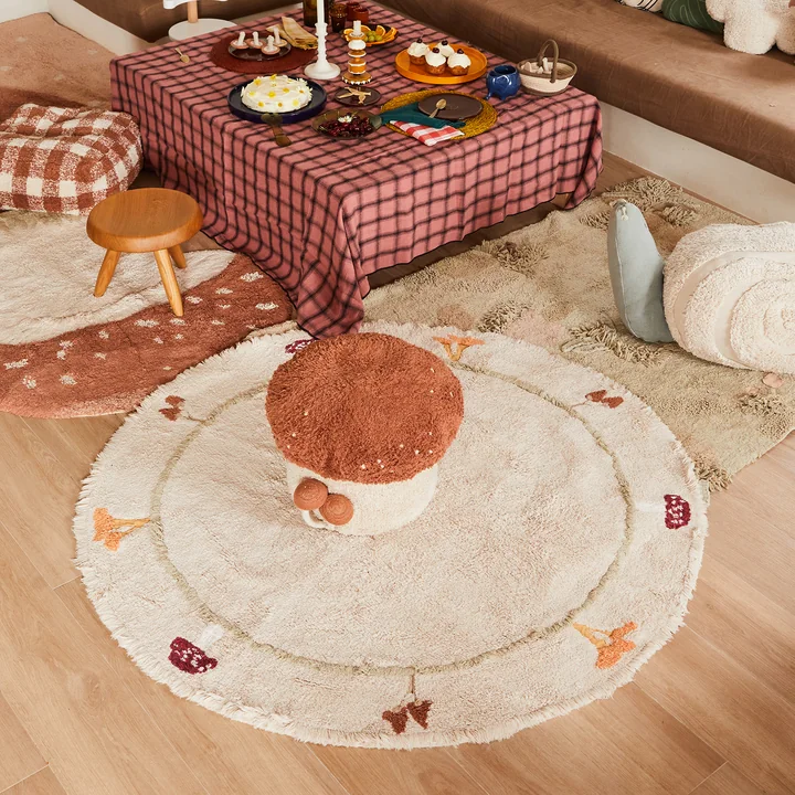 Fliegenpilz Pouf von Lorena Canals