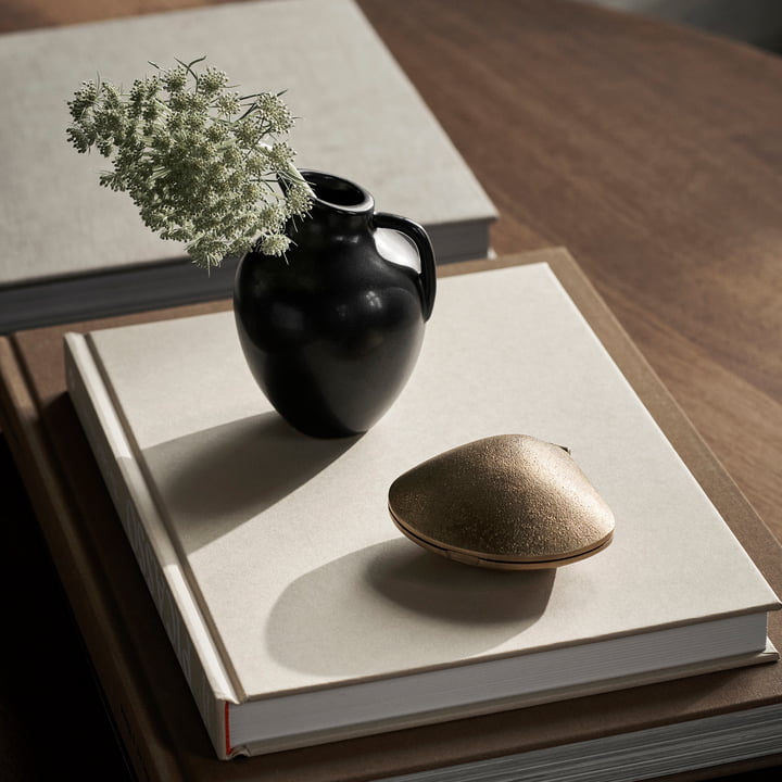 Clam Teelichthalter, messing von Ferm Living