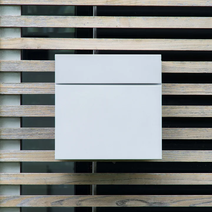 Briefkasten Letterman VI mit Zeitungsrolle von Radius Design