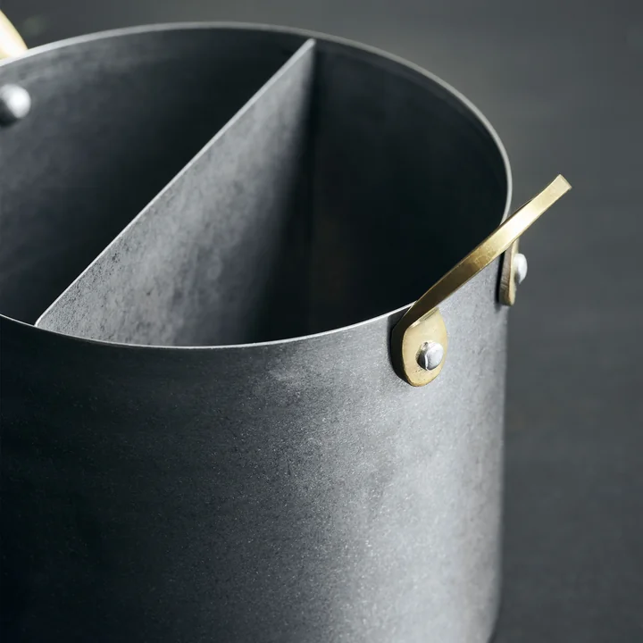 Presentation Organizer, Edelstahl gebürstet von Nicolas Vahé