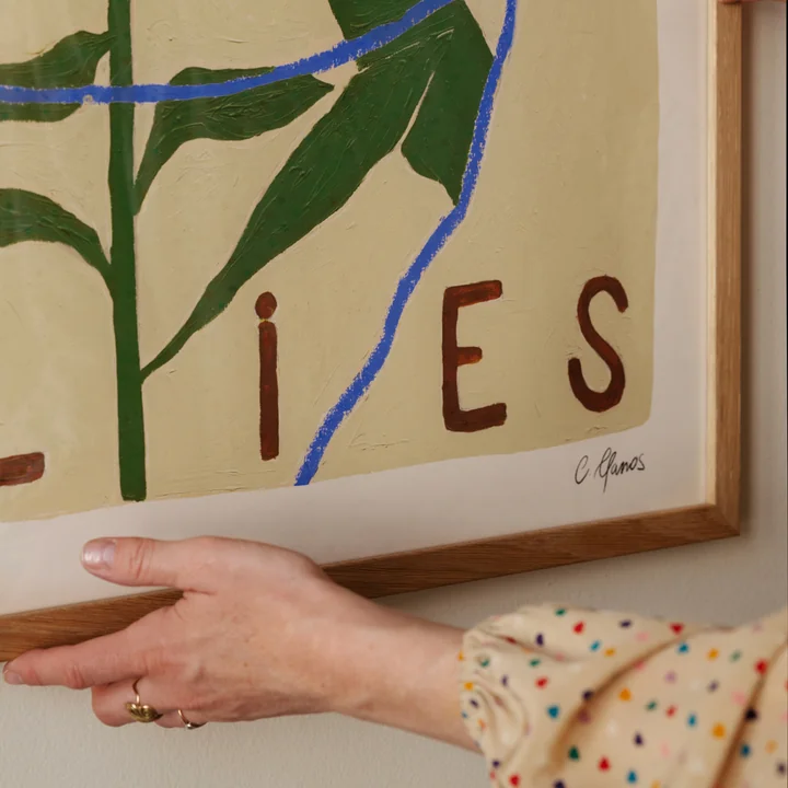 Lilies von Carla Llanos für The Poster Club