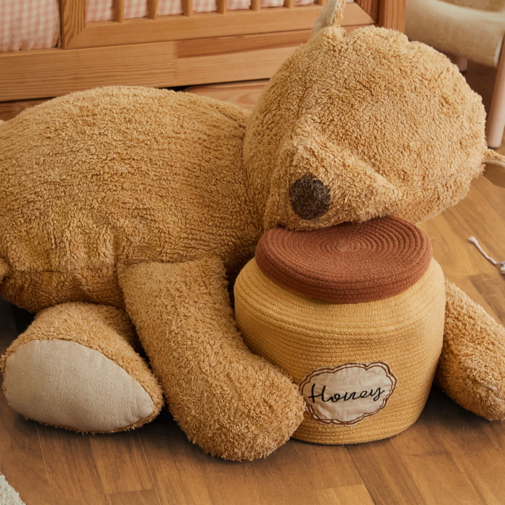 Sleepy Bear Pouf von Lorena Canals 