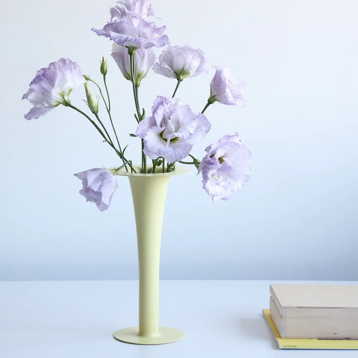 Trumpet - 2 in 1 Vase & Kerzenhalter, H 24 cm, yellow von Design Letters