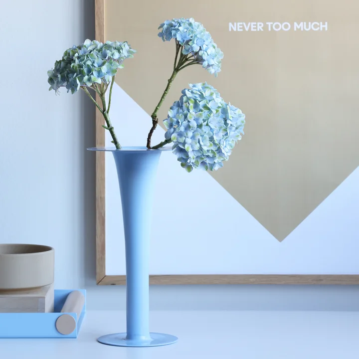 Trumpet - 2 in 1 Vase & Kerzenhalter, H 24 cm, light blue von Design Letters