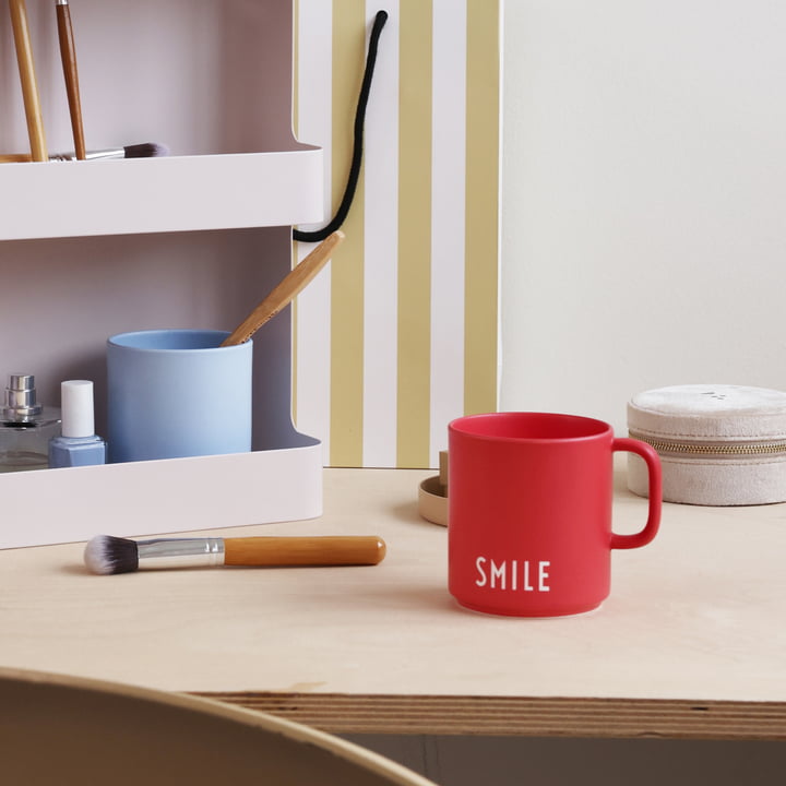 AJ Favourite Porzellan Becher mit Henkel, Smile / faded rose von Design Letters