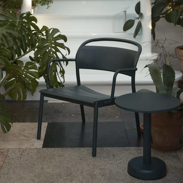Linear Steel Lounge Armchair, anthrazitschwarz RAL 7022 von Muuto