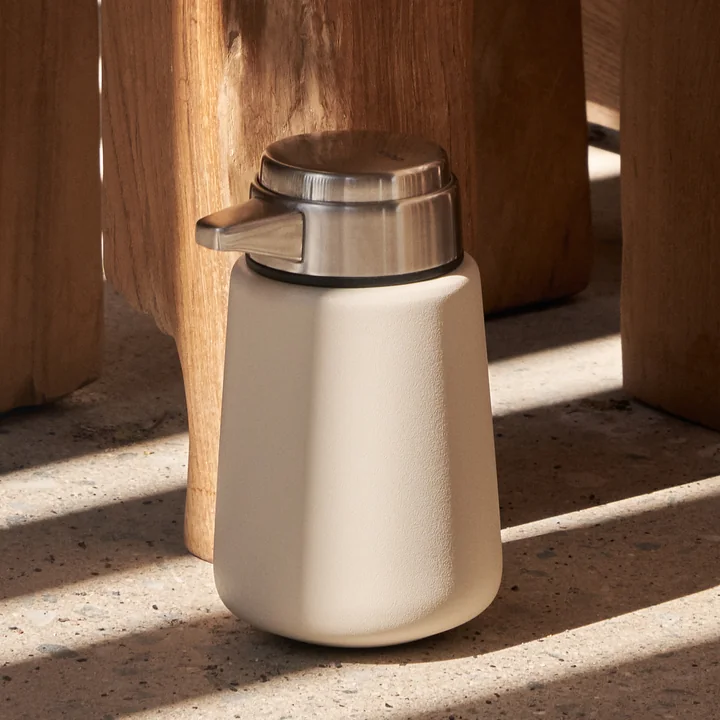 9 Seifenspender zur Wandmontage von Vipp