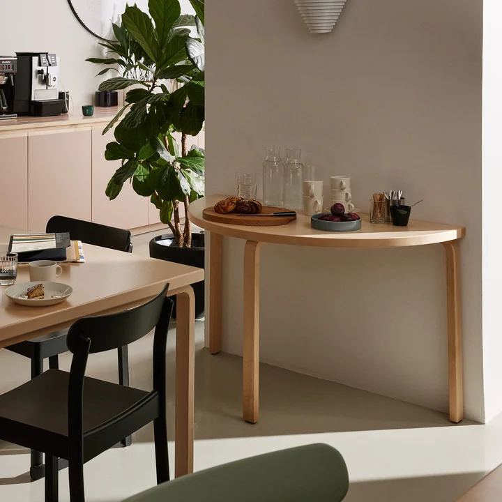 Artek - 95 Tisch, Birke natur Lifestyle