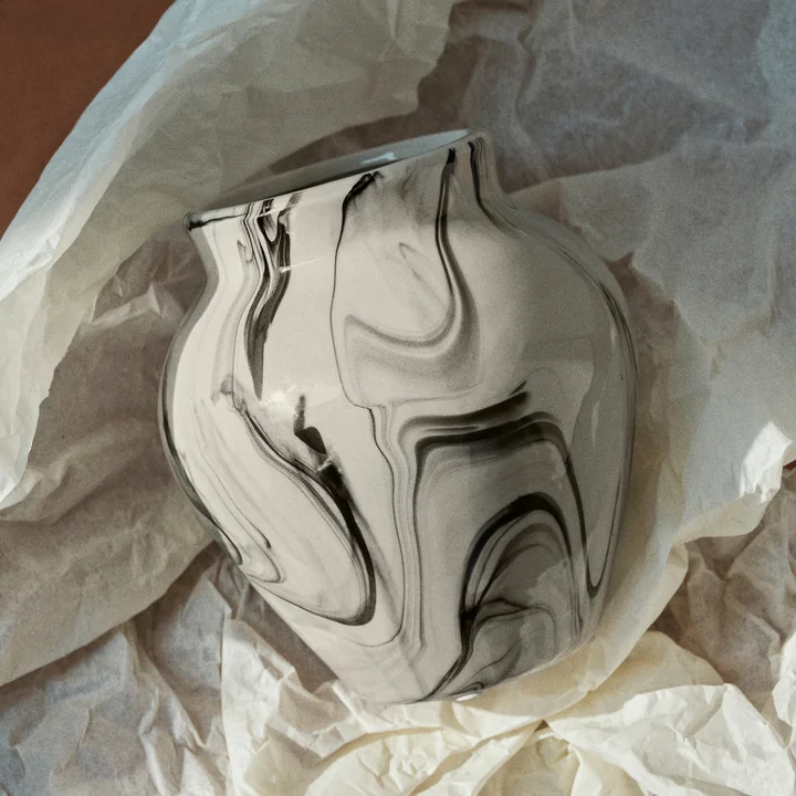 Ingrid Vase, Ø 14 cm x H 14.5 cm, beige / schwarz von Broste Copenhagen