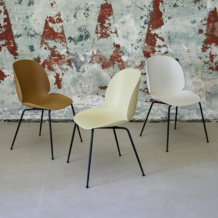 Gubi - Beetle Dining Chair, Conic Base schwarz