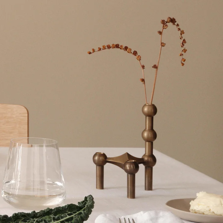 Stoff Nagel - Vase, brüniertes Messing