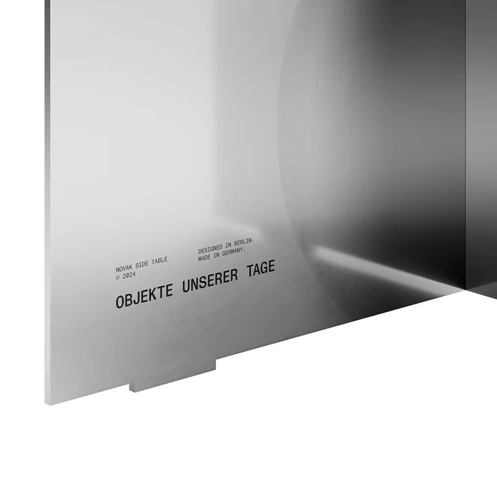 Novak Beistelltisch, Edelstahl geschliffen von OUT Objekte unserer Tage