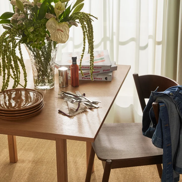 Hübsch Interior - Geo Esstisch 110 x 110 cm, Eiche