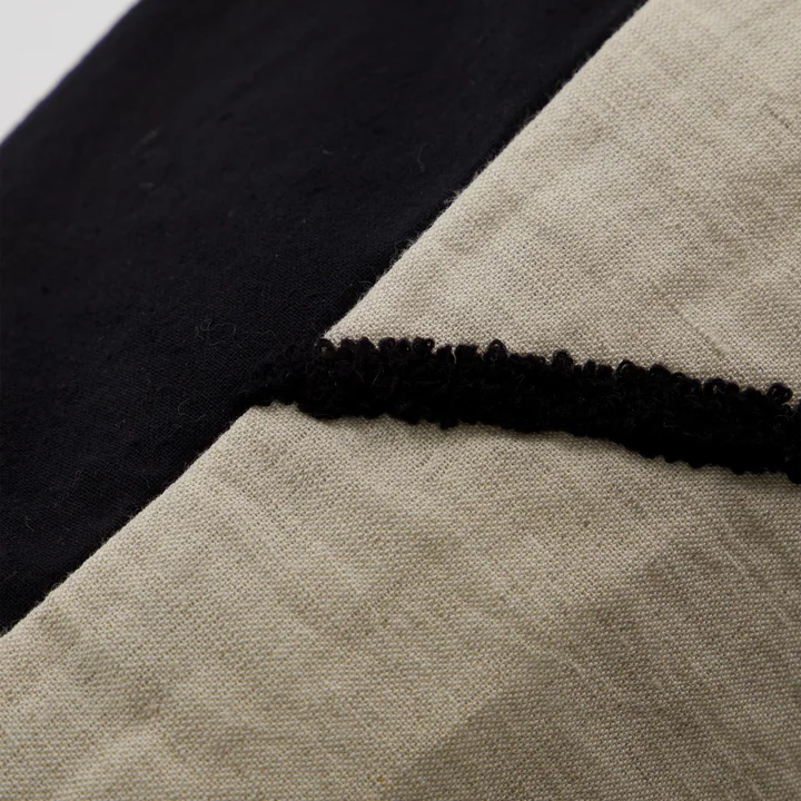 House Doctor - Fly Kissenbezug, 50 x 50 cm, schwarz / off-white