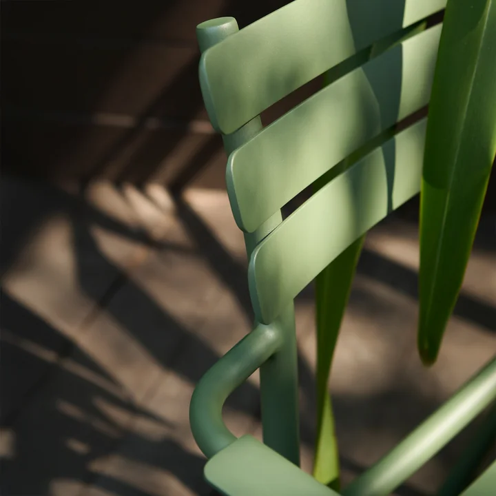 HOUE - Alua Outdoor Dining Armlehnstuhl, olive green