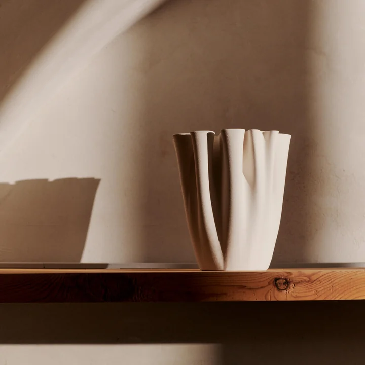 Ferm Living - Dedali Vase, H 18 cm, off-white