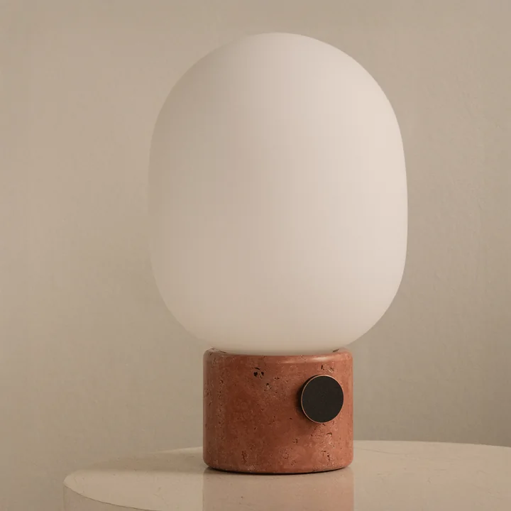 Audo - JWDA Tischleuchte, Travertin rot / Messing