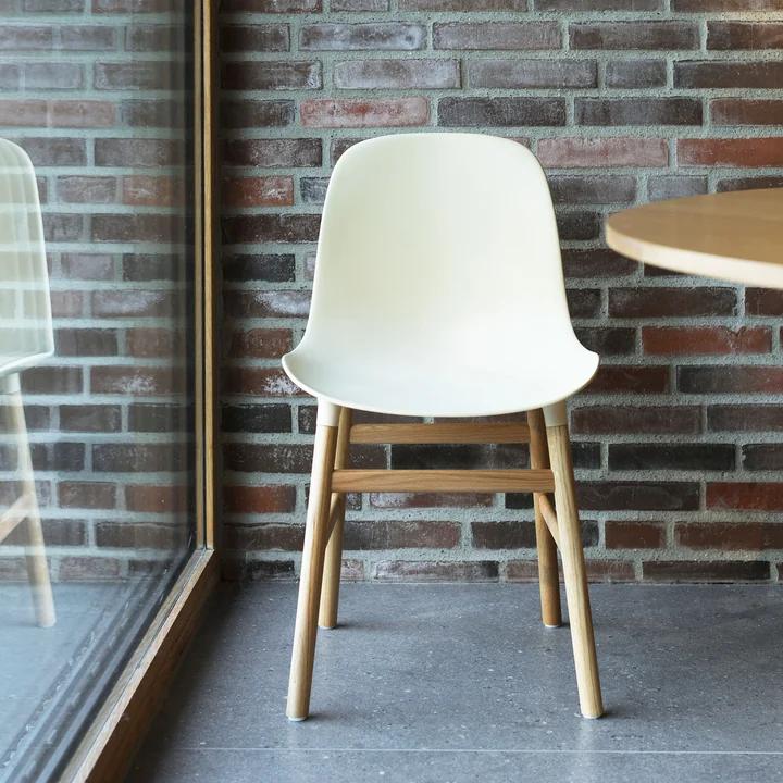 Form Stuhl, Eiche / weiß von Normann Copenhagen